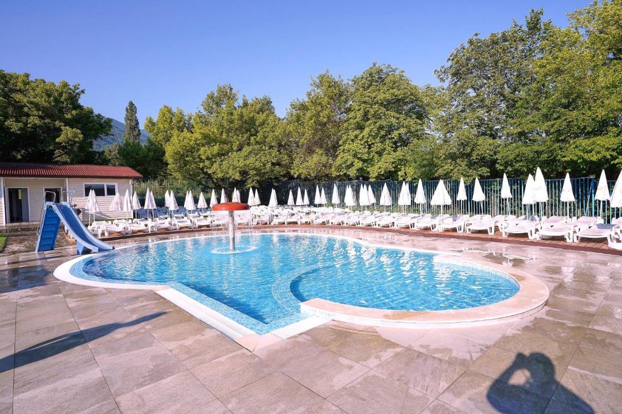 7 Lakes Camping Sapareva Banya Buitenkant foto