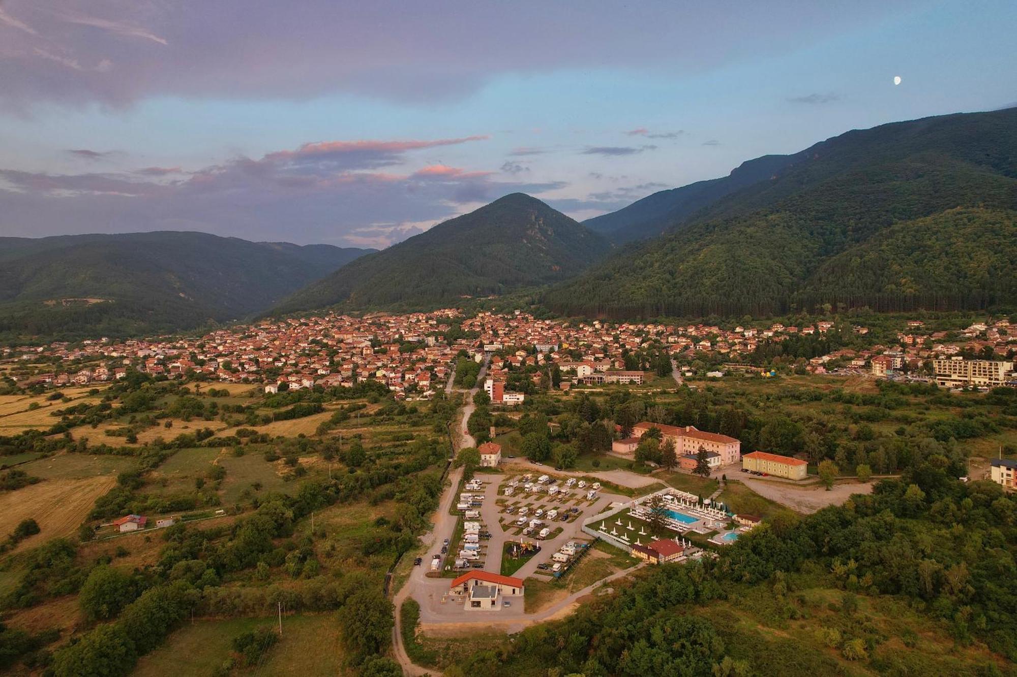 7 Lakes Camping Sapareva Banya Buitenkant foto