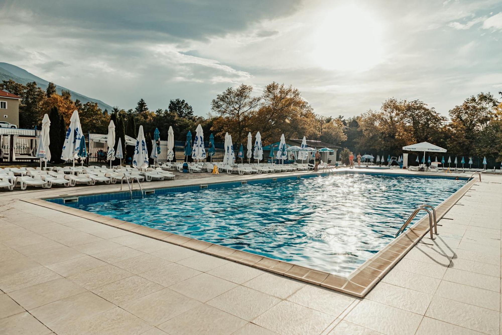 7 Lakes Camping Sapareva Banya Buitenkant foto