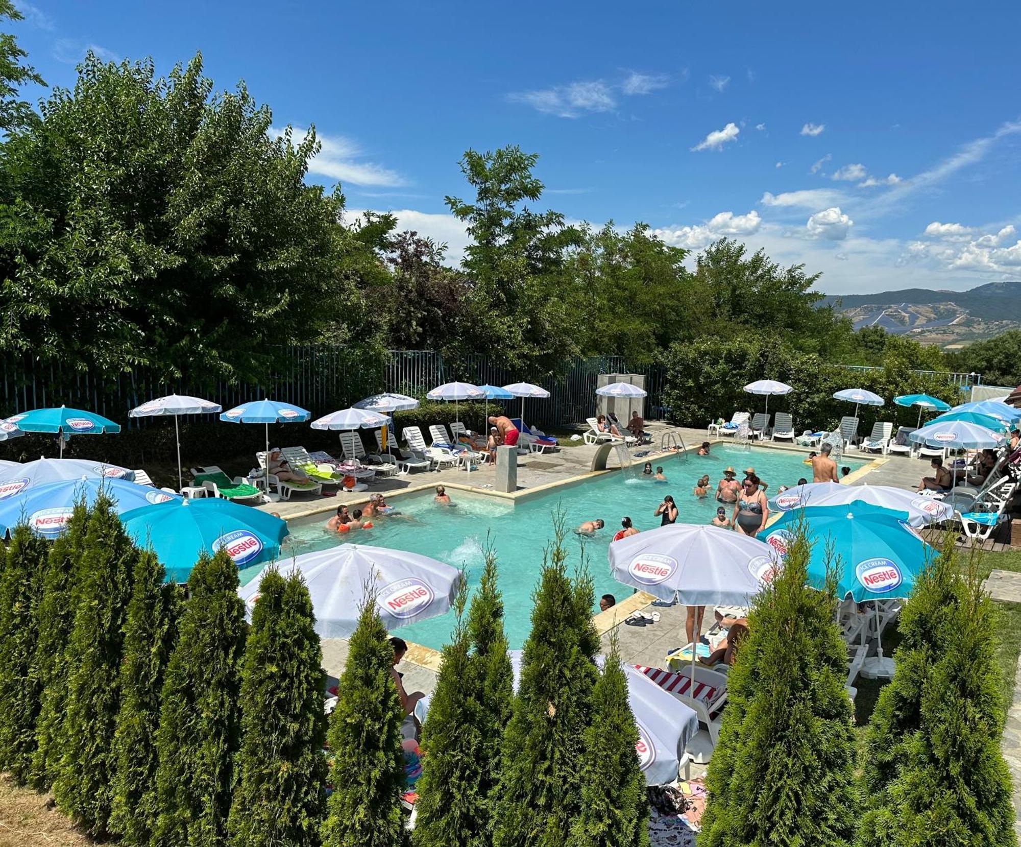 7 Lakes Camping Sapareva Banya Buitenkant foto