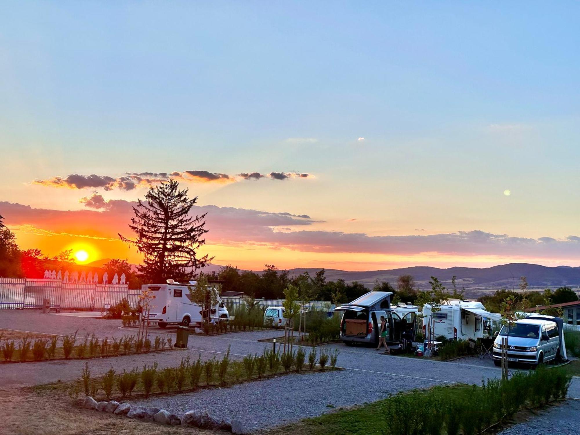 7 Lakes Camping Sapareva Banya Buitenkant foto