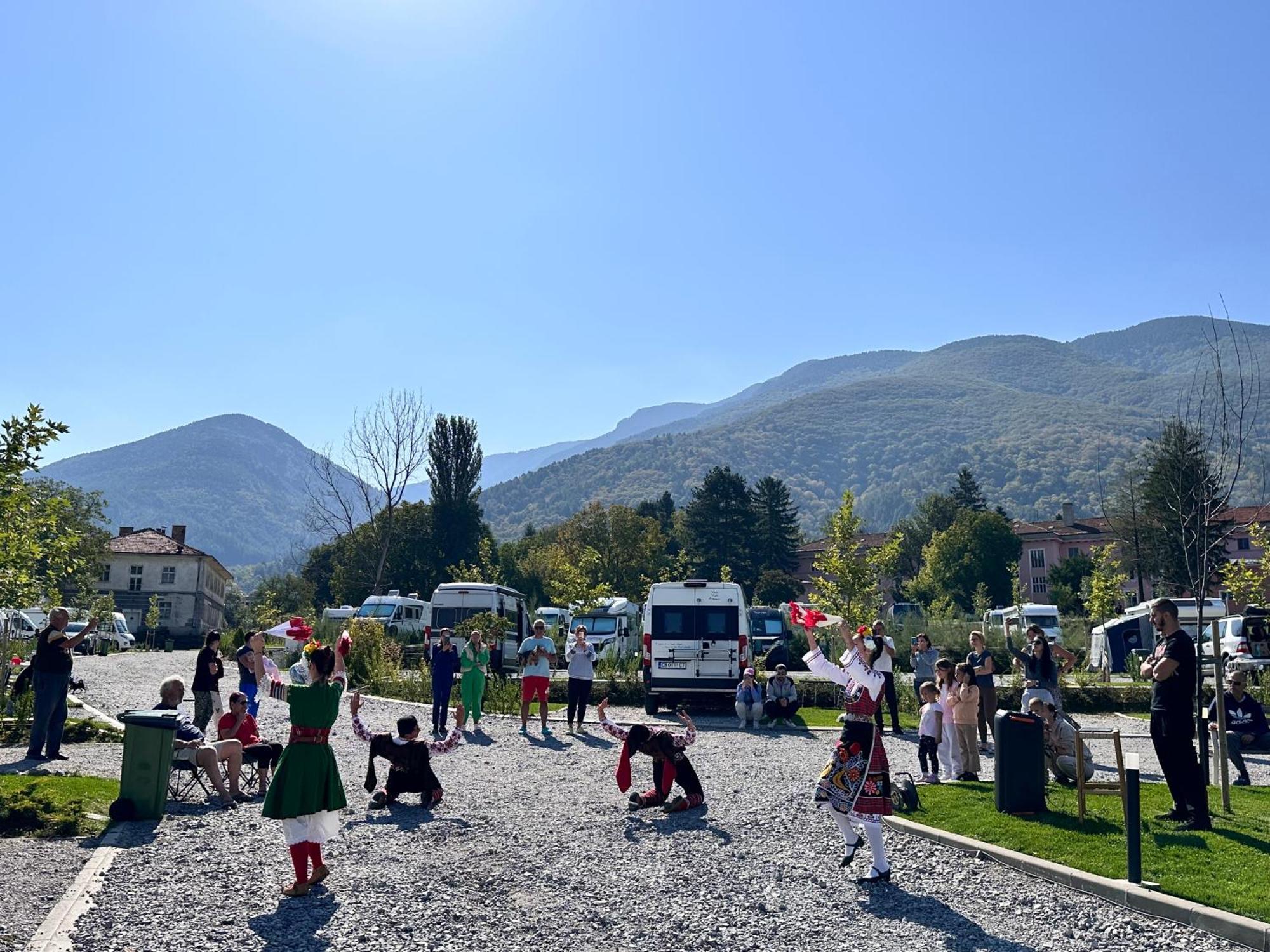 7 Lakes Camping Sapareva Banya Buitenkant foto